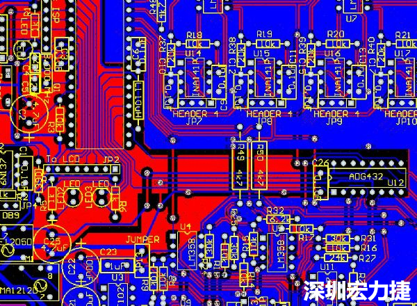 一般產品的PCB設計，多數先決定元件布局，再進行線路連接，于元件位置就先改善干擾問題，再從線路細節著手改善產品。